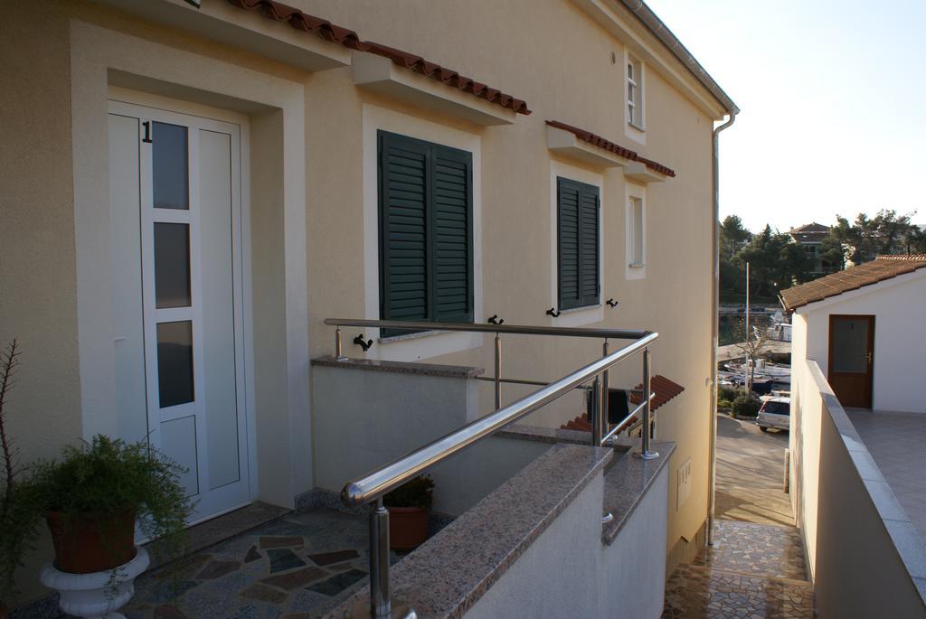 Apartments Robert Porat  Exterior foto